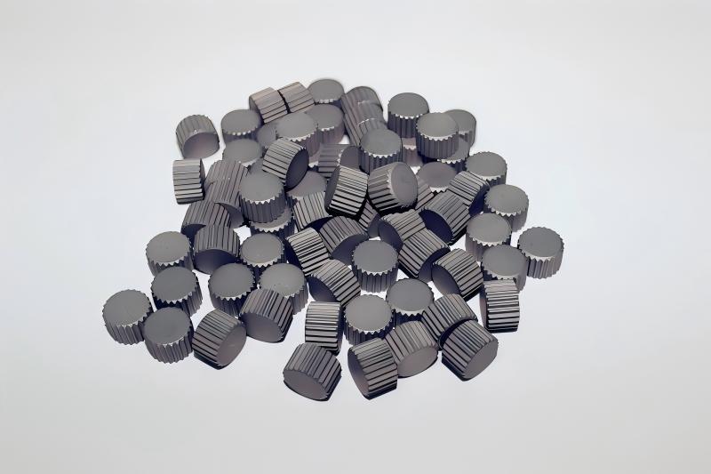 Serrated carbide inserts