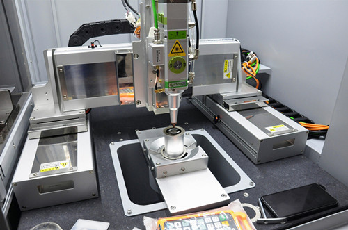 Laser cutting method for machine wolfram carbide and cemented carbide